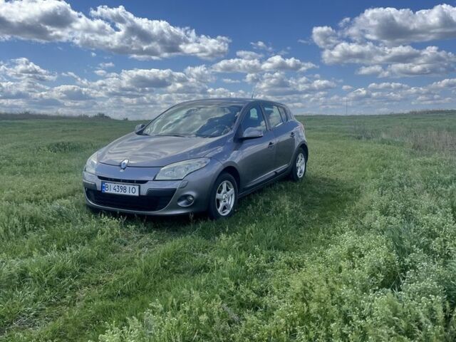 Серый Рено Другая, объемом двигателя 1.6 л и пробегом 214 тыс. км за 7500 $, фото 1 на Automoto.ua