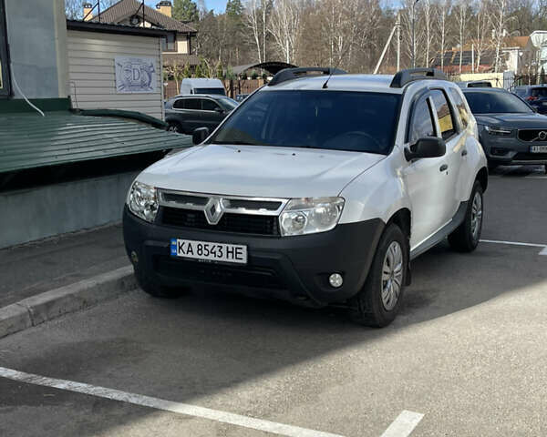 Белый Рено Дастер, объемом двигателя 1.5 л и пробегом 333 тыс. км за 6500 $, фото 1 на Automoto.ua