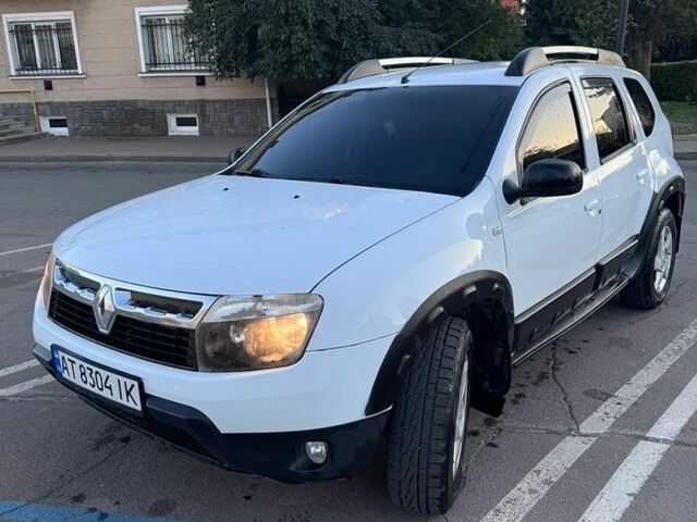 Белый Рено Дастер, объемом двигателя 1.46 л и пробегом 291 тыс. км за 8499 $, фото 1 на Automoto.ua