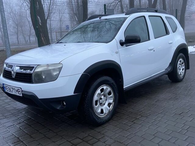 Белый Рено Дастер, объемом двигателя 1.6 л и пробегом 299 тыс. км за 7500 $, фото 1 на Automoto.ua
