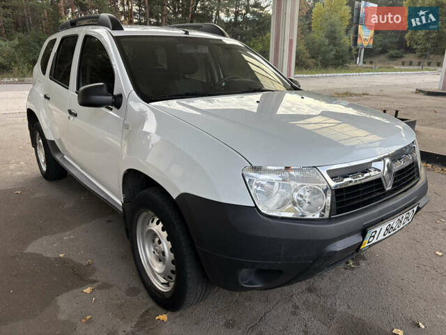 Белый Рено Дастер, объемом двигателя 1.6 л и пробегом 72 тыс. км за 7850 $, фото 1 на Automoto.ua