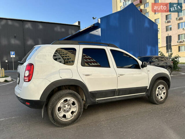 Білий Рено Дастер, об'ємом двигуна 1.6 л та пробігом 115 тис. км за 8600 $, фото 1 на Automoto.ua