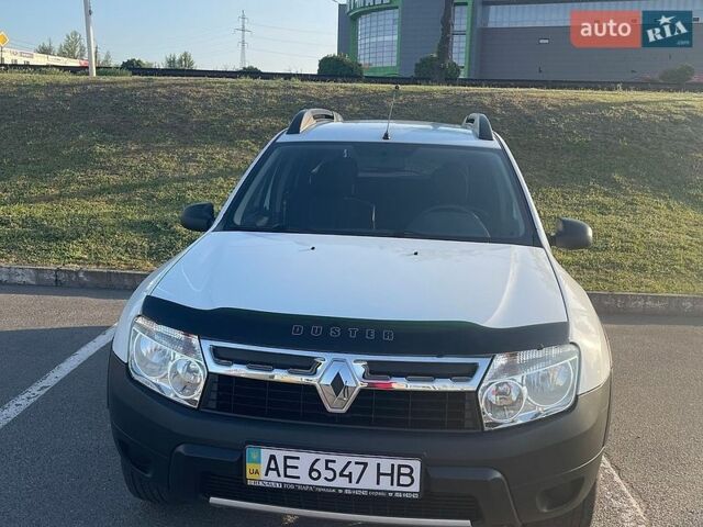Белый Рено Дастер, объемом двигателя 1.6 л и пробегом 127 тыс. км за 8500 $, фото 1 на Automoto.ua