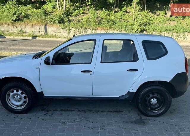 Білий Рено Дастер, об'ємом двигуна 1.6 л та пробігом 203 тис. км за 8100 $, фото 1 на Automoto.ua