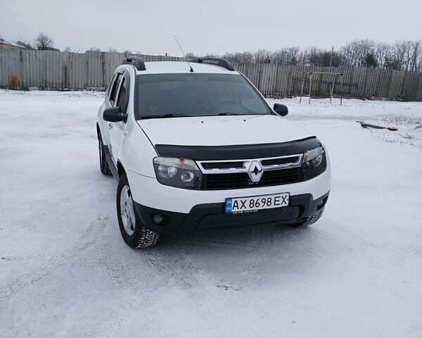 Белый Рено Дастер, объемом двигателя 1.5 л и пробегом 178 тыс. км за 11000 $, фото 1 на Automoto.ua