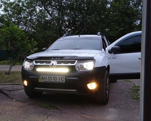 Рено Дастер 2013 в Славянске на Automoto.ua Белый Рено Дастер, объемом двигателя 1.6 л и пробегом 69 тыс. км за 9300 $, фото 1 на Automoto.ua