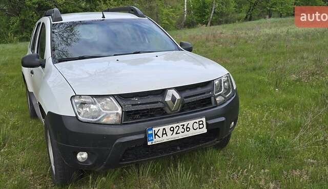 Белый Рено Дастер, объемом двигателя 1.46 л и пробегом 288 тыс. км за 10500 $, фото 1 на Automoto.ua
