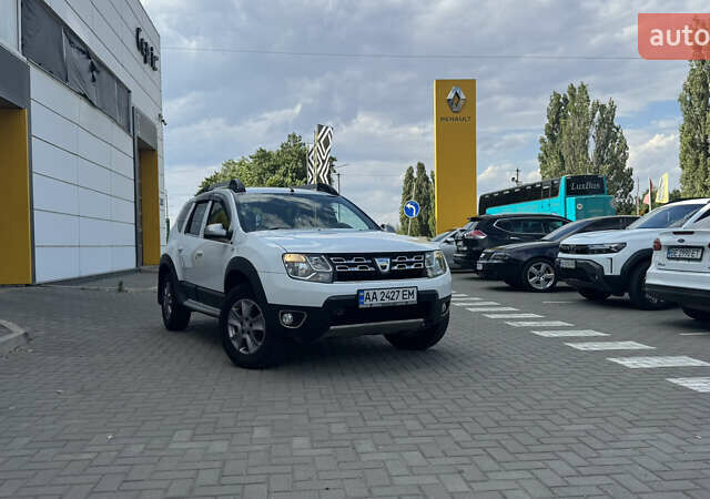 Белый Рено Дастер, объемом двигателя 1.5 л и пробегом 299 тыс. км за 11500 $, фото 1 на Automoto.ua