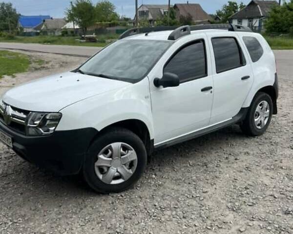 Белый Рено Дастер, объемом двигателя 1.46 л и пробегом 400 тыс. км за 9000 $, фото 1 на Automoto.ua