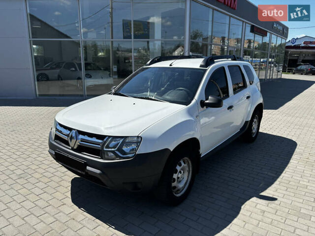 Белый Рено Дастер, объемом двигателя 1.5 л и пробегом 120 тыс. км за 11500 $, фото 1 на Automoto.ua
