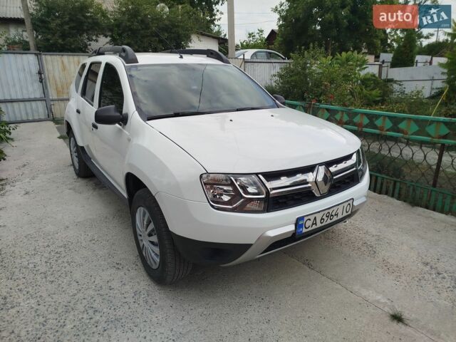 Белый Рено Дастер, объемом двигателя 1.6 л и пробегом 205 тыс. км за 7999 $, фото 1 на Automoto.ua