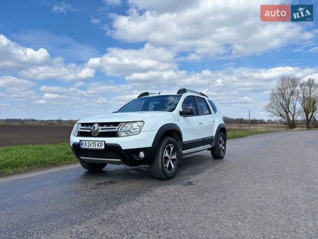 Белый Рено Дастер, объемом двигателя 1.46 л и пробегом 214 тыс. км за 12000 $, фото 1 на Automoto.ua
