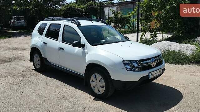 Белый Рено Дастер, объемом двигателя 1.5 л и пробегом 129 тыс. км за 11500 $, фото 1 на Automoto.ua