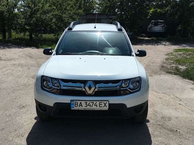 Белый Рено Дастер, объемом двигателя 1.5 л и пробегом 129 тыс. км за 11500 $, фото 1 на Automoto.ua