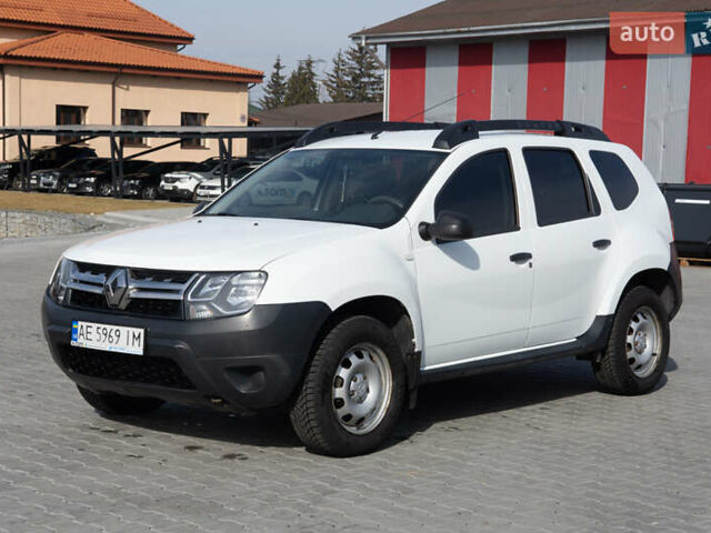 Белый Рено Дастер, объемом двигателя 1.46 л и пробегом 251 тыс. км за 11900 $, фото 1 на Automoto.ua