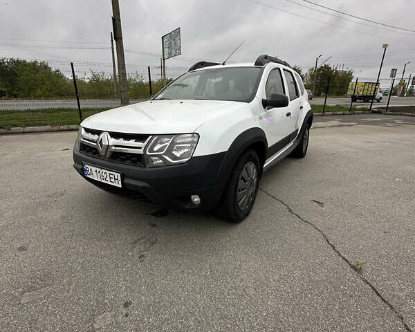 Белый Рено Дастер, объемом двигателя 1.46 л и пробегом 334 тыс. км за 11500 $, фото 1 на Automoto.ua