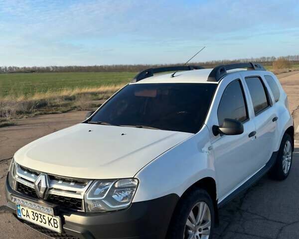 Белый Рено Дастер, объемом двигателя 1.46 л и пробегом 183 тыс. км за 11650 $, фото 1 на Automoto.ua