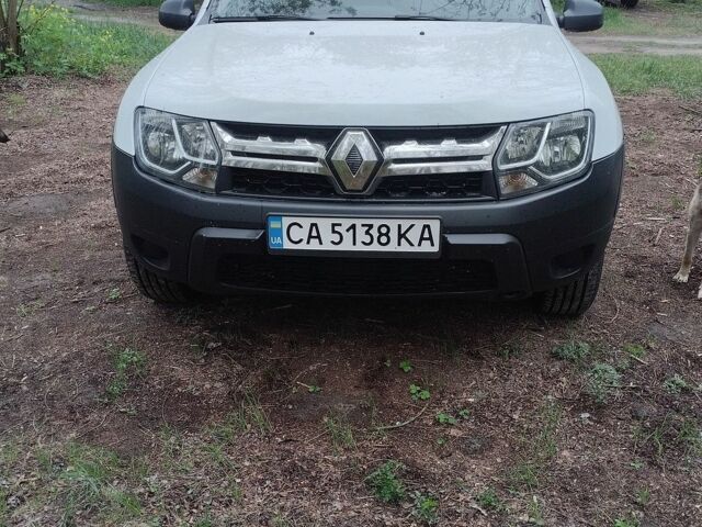 Белый Рено Дастер, объемом двигателя 1.5 л и пробегом 101 тыс. км за 12300 $, фото 1 на Automoto.ua