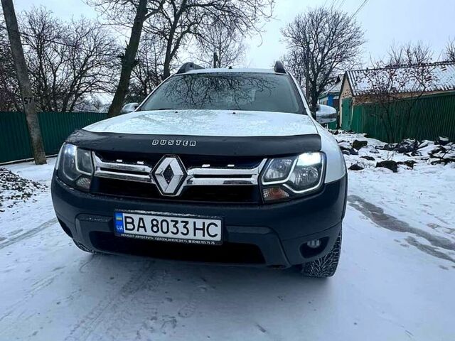 Белый Рено Дастер, объемом двигателя 1.5 л и пробегом 19200 тыс. км за 10500 $, фото 1 на Automoto.ua
