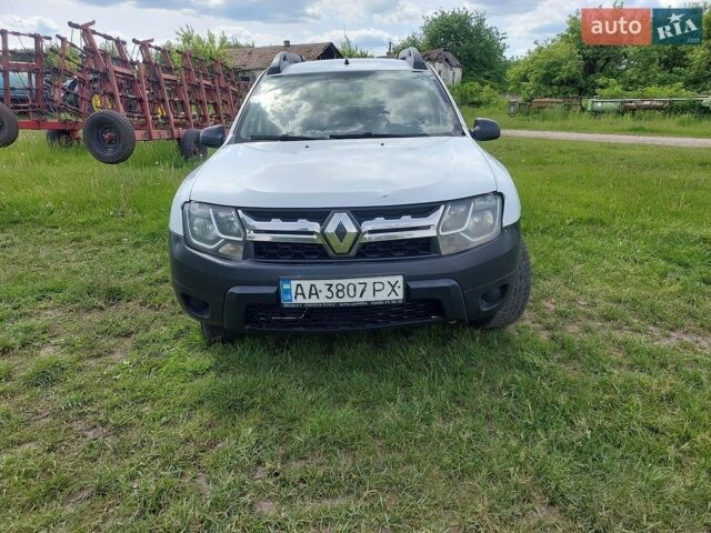 Белый Рено Дастер, объемом двигателя 1.46 л и пробегом 361 тыс. км за 8400 $, фото 1 на Automoto.ua