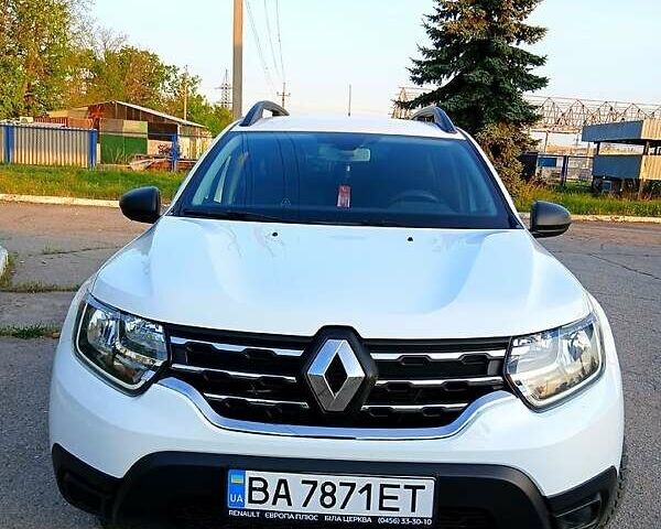 Белый Рено Дастер, объемом двигателя 1.6 л и пробегом 90 тыс. км за 14300 $, фото 1 на Automoto.ua