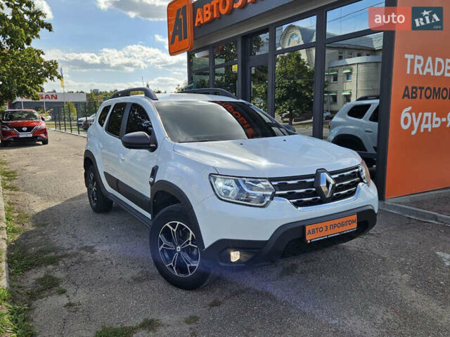 Білий Рено Дастер, об'ємом двигуна 1.6 л та пробігом 64 тис. км за 15300 $, фото 1 на Automoto.ua