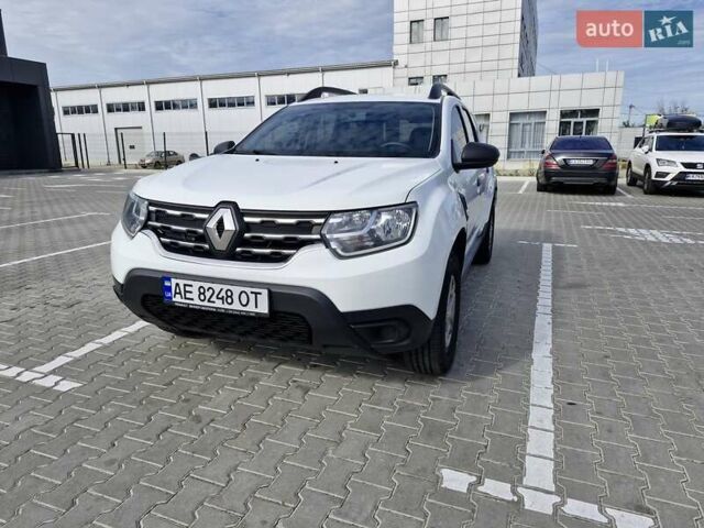 Белый Рено Дастер, объемом двигателя 1.6 л и пробегом 107 тыс. км за 14000 $, фото 1 на Automoto.ua