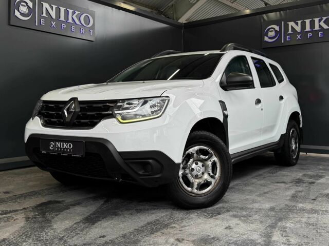 Белый Рено Дастер, объемом двигателя 1.5 л и пробегом 181 тыс. км за 14000 $, фото 1 на Automoto.ua