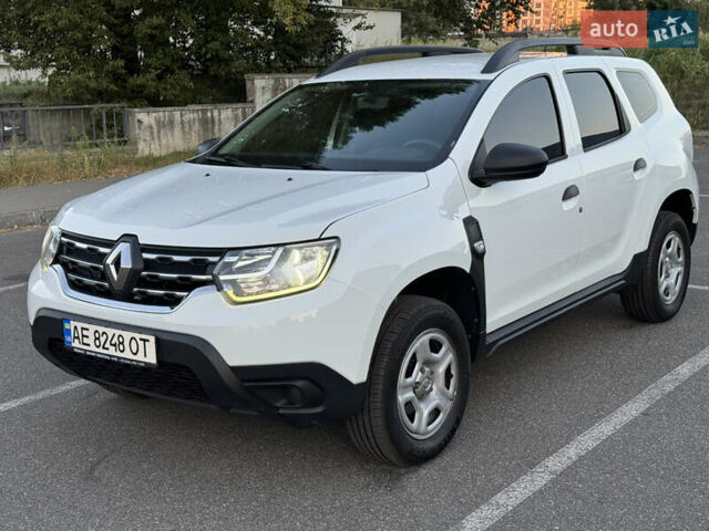 Білий Рено Дастер, об'ємом двигуна 1.6 л та пробігом 108 тис. км за 14300 $, фото 1 на Automoto.ua