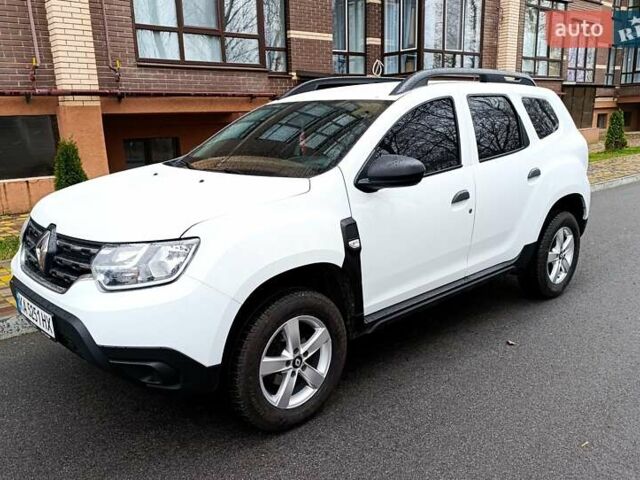 Белый Рено Дастер, объемом двигателя 1.6 л и пробегом 58 тыс. км за 16200 $, фото 1 на Automoto.ua