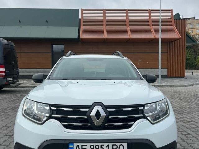 Белый Рено Дастер, объемом двигателя 1.6 л и пробегом 129 тыс. км за 13500 $, фото 1 на Automoto.ua