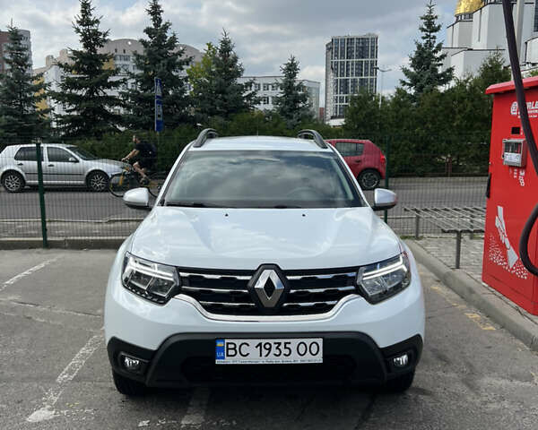 Белый Рено Дастер, объемом двигателя 1.6 л и пробегом 14 тыс. км за 18000 $, фото 1 на Automoto.ua