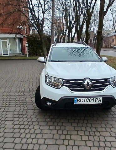 Белый Рено Дастер, объемом двигателя 1.6 л и пробегом 33 тыс. км за 16200 $, фото 1 на Automoto.ua