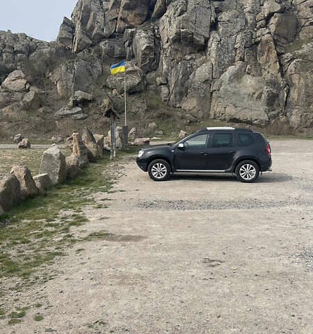 Черный Рено Дастер, объемом двигателя 1.6 л и пробегом 84 тыс. км за 9000 $, фото 1 на Automoto.ua