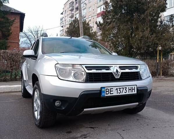 Серый Рено Дастер, объемом двигателя 1.6 л и пробегом 216 тыс. км за 8200 $, фото 1 на Automoto.ua