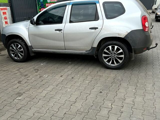 Серый Рено Дастер, объемом двигателя 1.5 л и пробегом 185 тыс. км за 8100 $, фото 1 на Automoto.ua