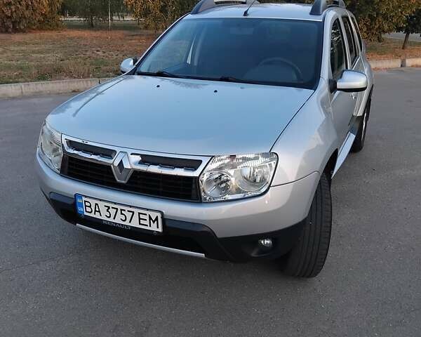 Серый Рено Дастер, объемом двигателя 1.6 л и пробегом 160 тыс. км за 8600 $, фото 1 на Automoto.ua