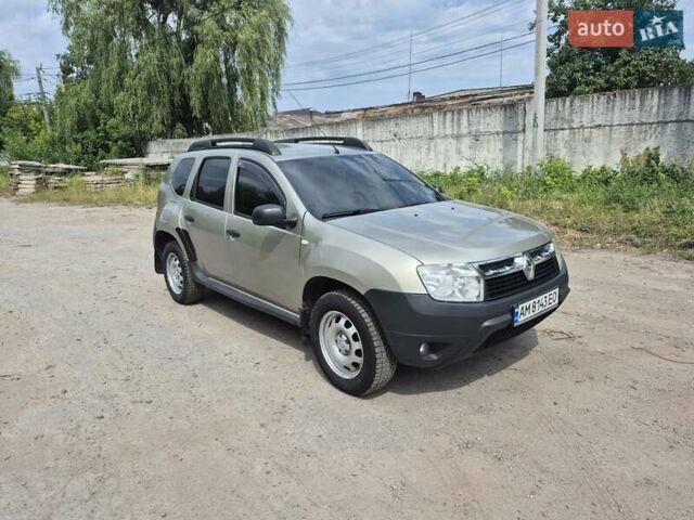 Серый Рено Дастер, объемом двигателя 1.45 л и пробегом 247 тыс. км за 7900 $, фото 1 на Automoto.ua