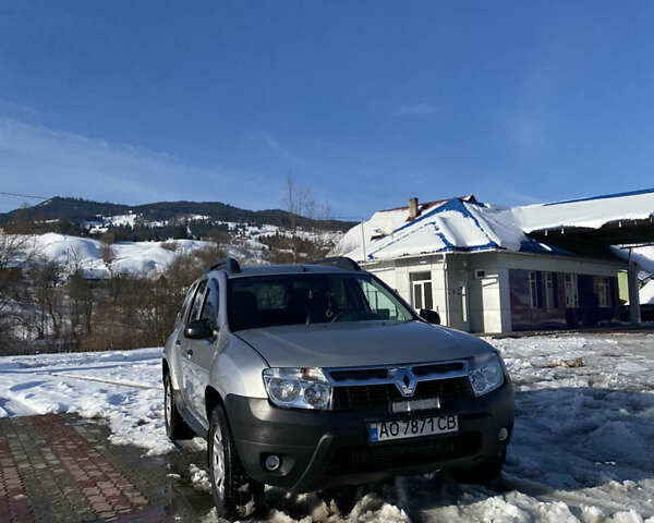 Серый Рено Дастер, объемом двигателя 1.46 л и пробегом 211 тыс. км за 6500 $, фото 1 на Automoto.ua