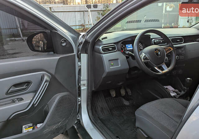 Серый Рено Дастер, объемом двигателя 1.6 л и пробегом 110 тыс. км за 14500 $, фото 1 на Automoto.ua