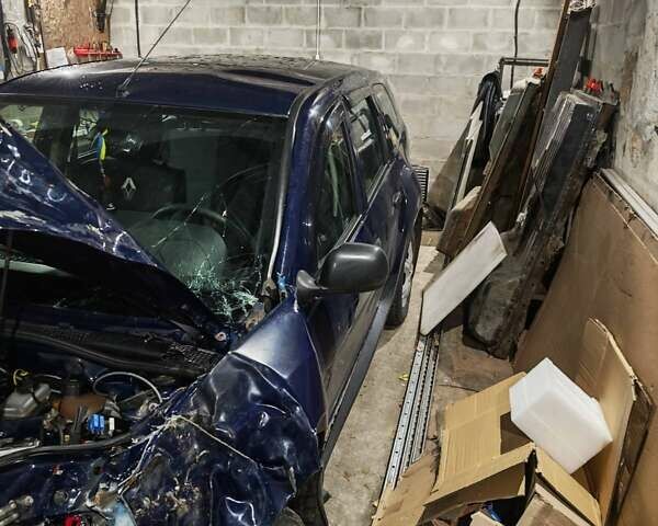 Синій Рено Дастер, об'ємом двигуна 1.6 л та пробігом 102 тис. км за 3300 $, фото 1 на Automoto.ua