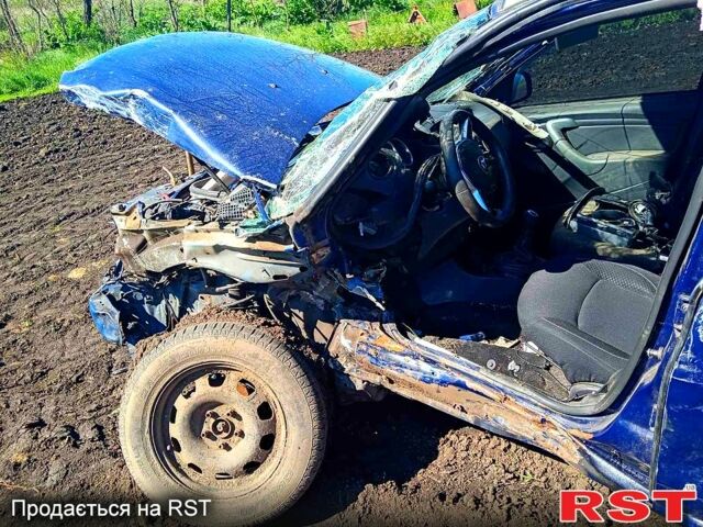 Синий Рено Дастер, объемом двигателя 1.5 л и пробегом 75 тыс. км за 2200 $, фото 1 на Automoto.ua