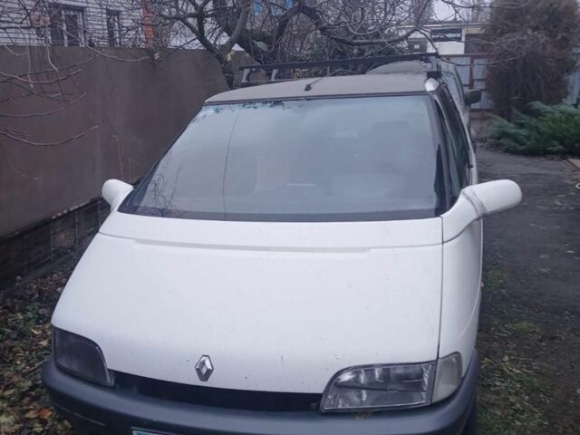 Белый Рено Эспейс, объемом двигателя 0 л и пробегом 1000 тыс. км за 1200 $, фото 1 на Automoto.ua