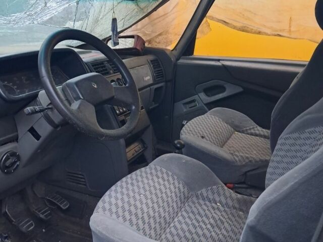 Красный Рено Эспейс, объемом двигателя 2.3 л и пробегом 230 тыс. км за 580 $, фото 1 на Automoto.ua