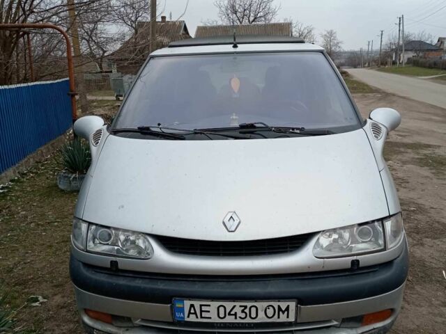 Серый Рено Эспейс, объемом двигателя 2.2 л и пробегом 300 тыс. км за 2321 $, фото 1 на Automoto.ua
