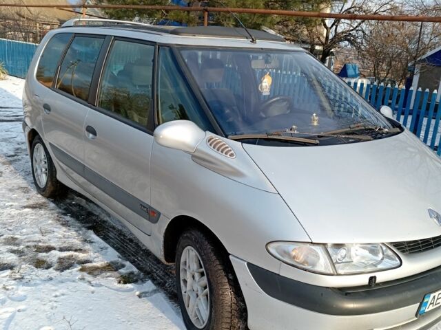 Серый Рено Эспейс, объемом двигателя 2.2 л и пробегом 300 тыс. км за 3265 $, фото 1 на Automoto.ua
