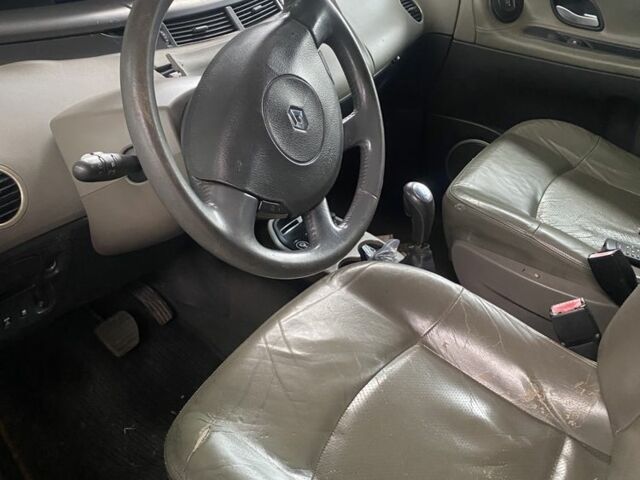 Серый Рено Эспейс, объемом двигателя 3 л и пробегом 320 тыс. км за 2792 $, фото 1 на Automoto.ua