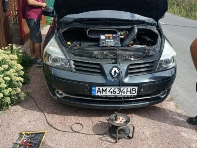 Серый Рено Эспейс, объемом двигателя 3 л и пробегом 330 тыс. км за 5800 $, фото 1 на Automoto.ua