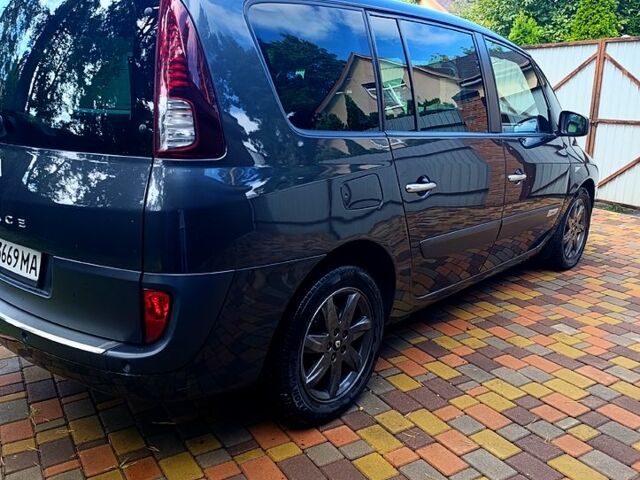 Серый Рено Эспейс, объемом двигателя 2 л и пробегом 250 тыс. км за 9500 $, фото 1 на Automoto.ua