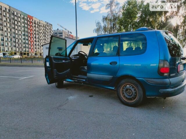 Синий Рено Эспейс, объемом двигателя 2 л и пробегом 305 тыс. км за 2650 $, фото 1 на Automoto.ua